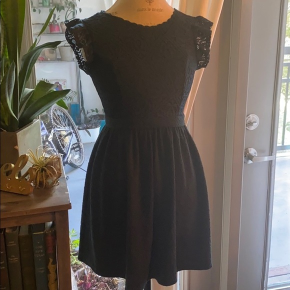 Xhilaration dark green lace flutter sleeve dress S​ - Picture 7 of 13